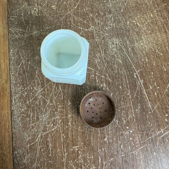 Vintage Milk Glass Made in USA metal‎ top Single Shaker - Picture 6 of 7